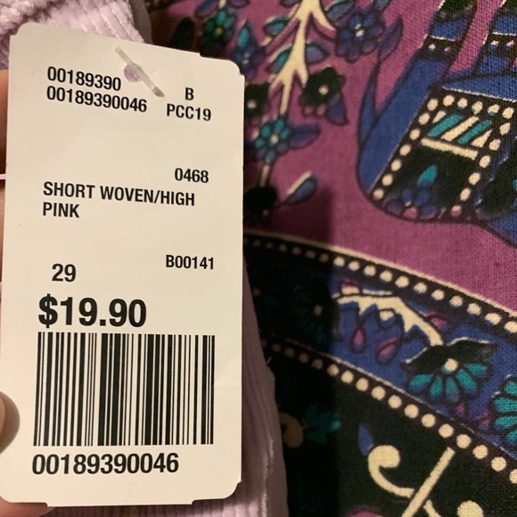 Shorts - Picture 4 of 4